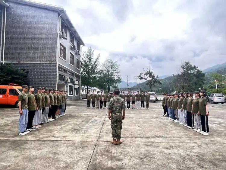 横峰县卫生健康局最新领导团队介绍，横峰县卫生健康局领导团队介绍